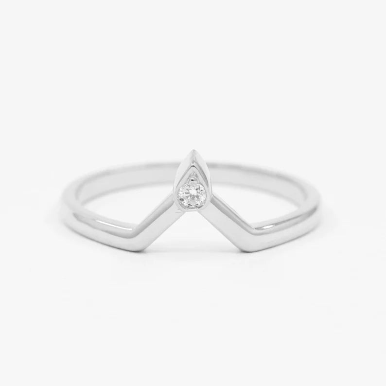 14K DIAMOND V SHAPE CHEVRON BAND