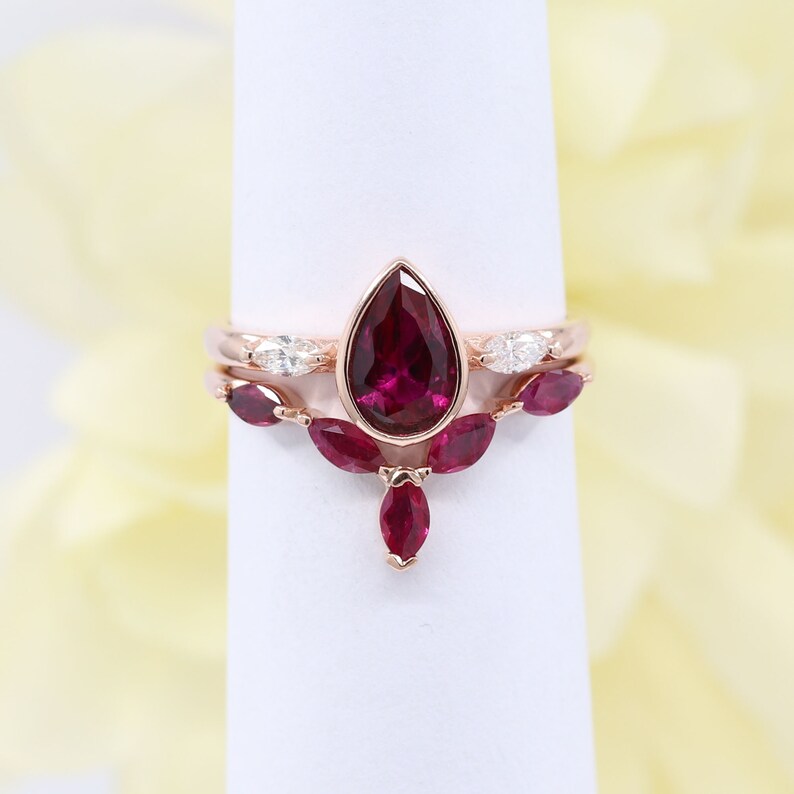 14K LAB RUBY BEZEL RING MARQUISE RUBY CHEVRON BAND 2 RING SET