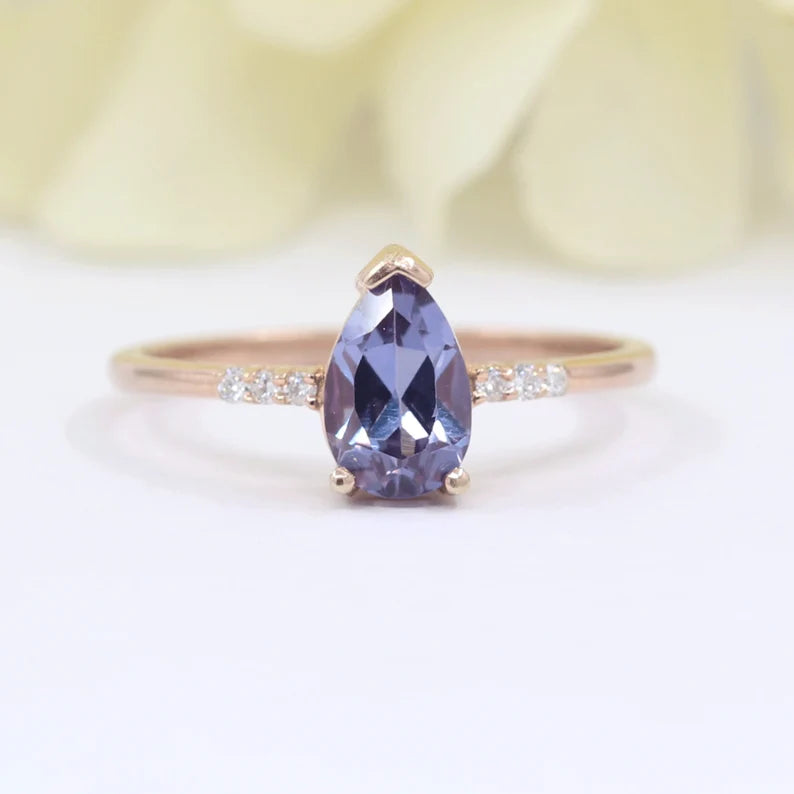 14K LAB ALEXANDRITE DIAMOND SOLITAIRE RING