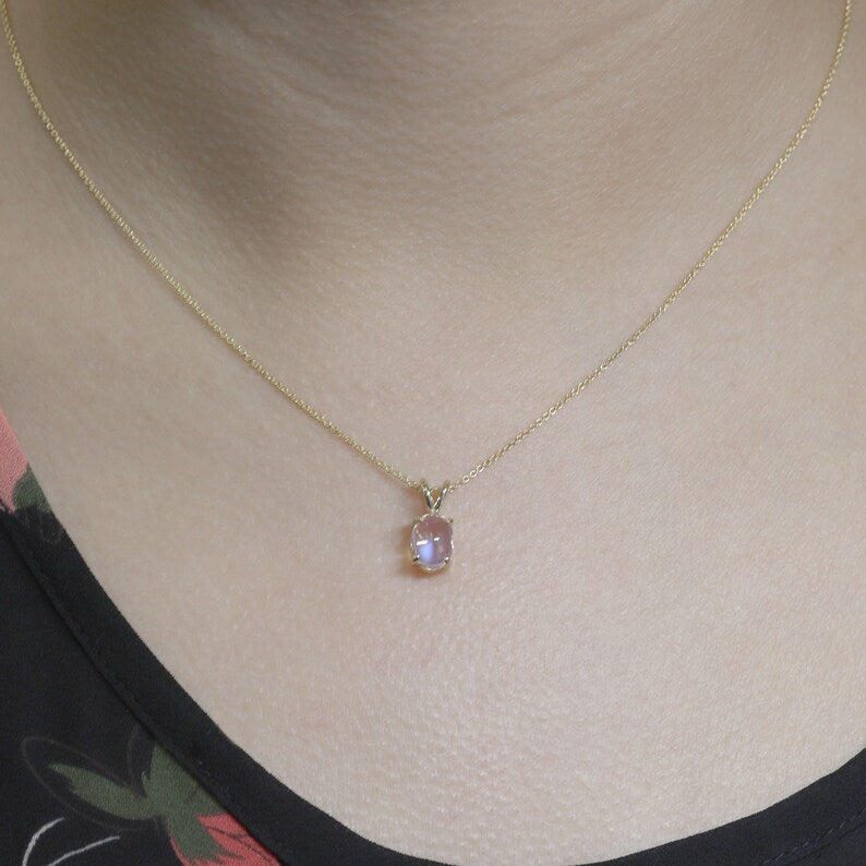 14K OVAL MOONSTONE SOLITAIRE NECKLACE