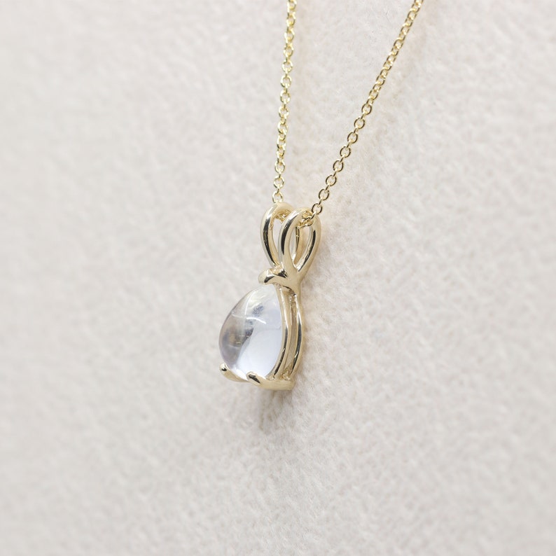 14K PEAR MOONSTONE SOLITAIRE NECKLACE