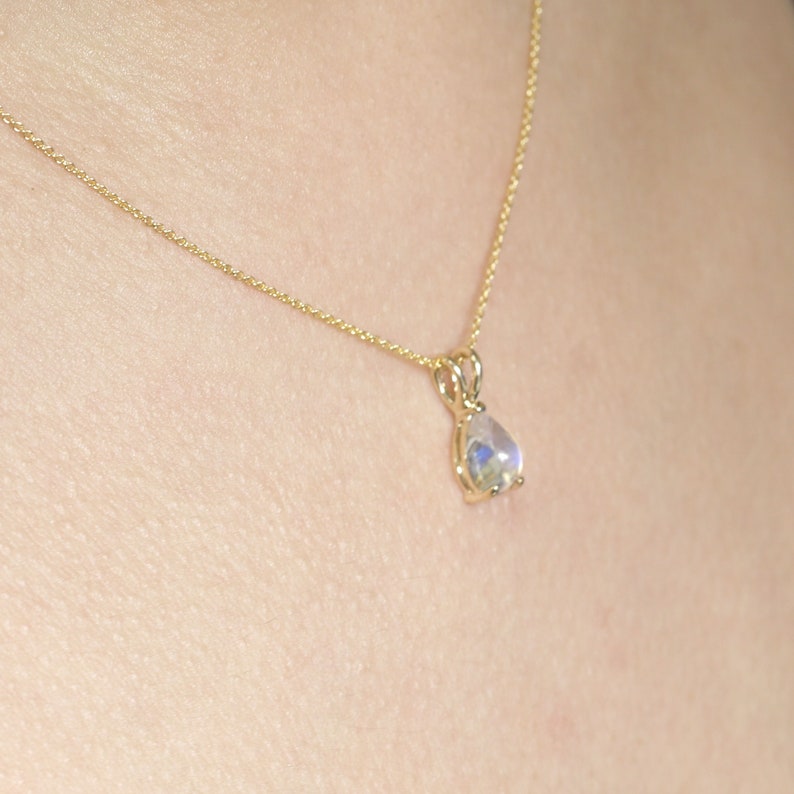 14K PEAR MOONSTONE SOLITAIRE NECKLACE