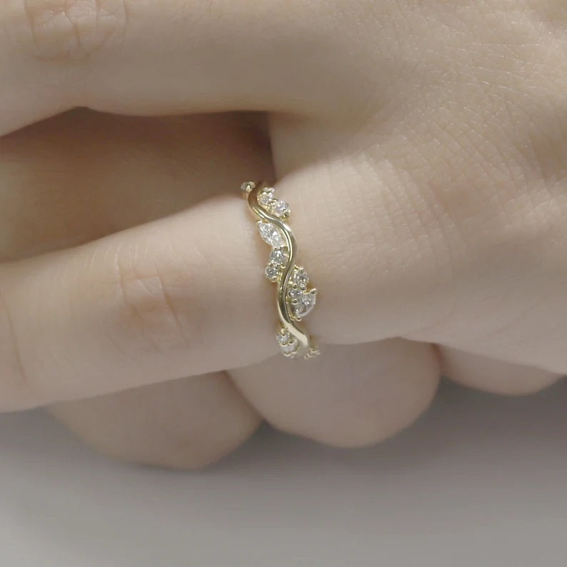 14K 0.28CT DIAMOND CURVED LEAF BAND