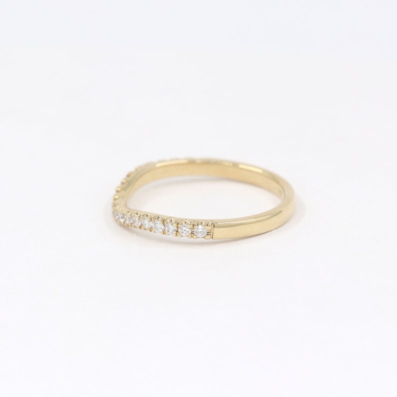 14K 0.25CT DIAMOND CURVED 2MM BAND