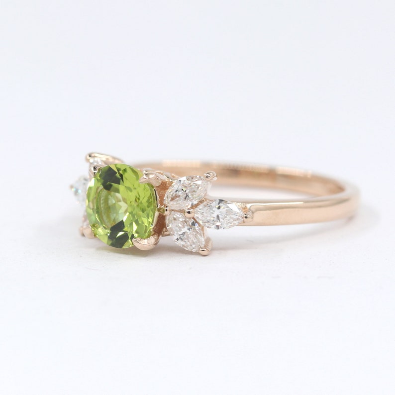 14K ROUND PERIDOT MARQUISE DIAMOND RING