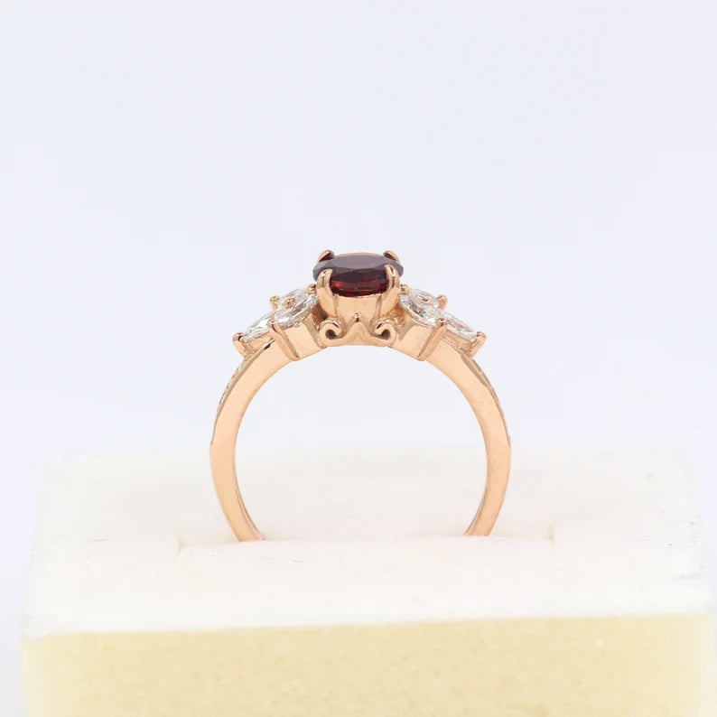 14K GARNET MARQUISE DIAMOND RING