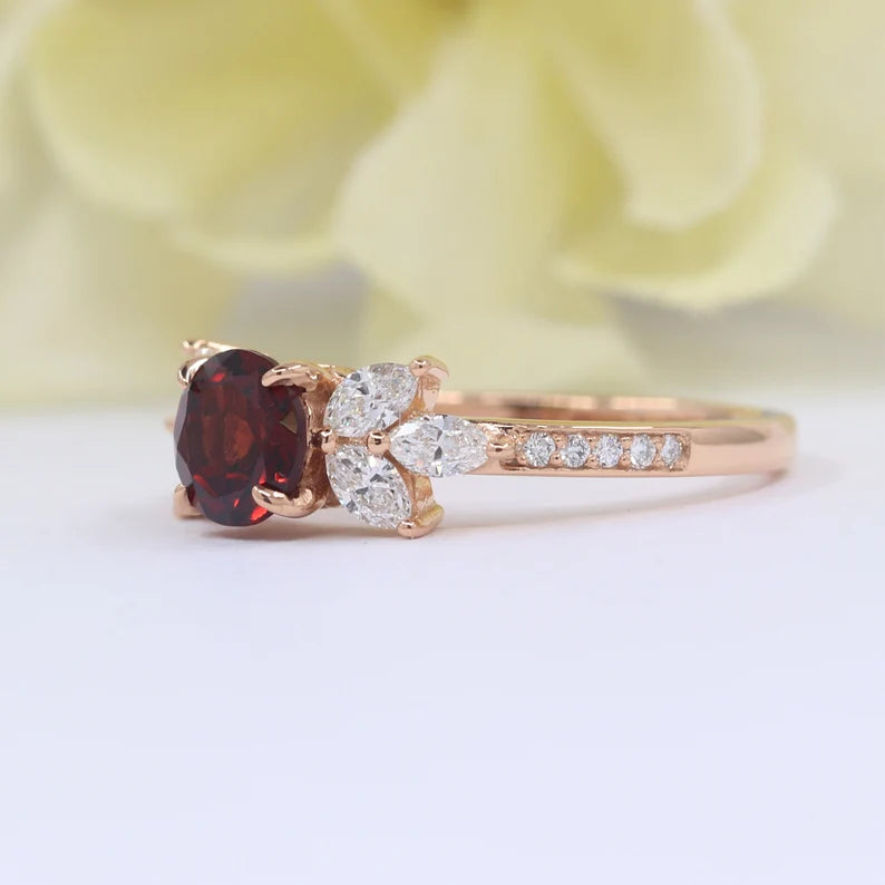 14K GARNET MARQUISE DIAMOND RING