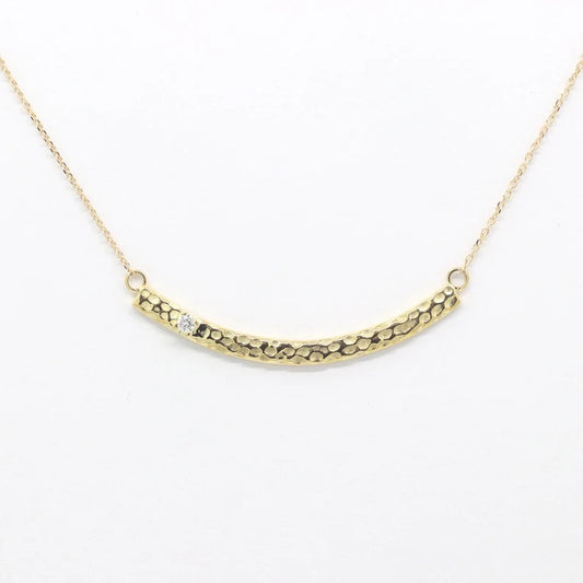 14K 1 DIAMOND HAMMERED CURVED BAR NECKLACE