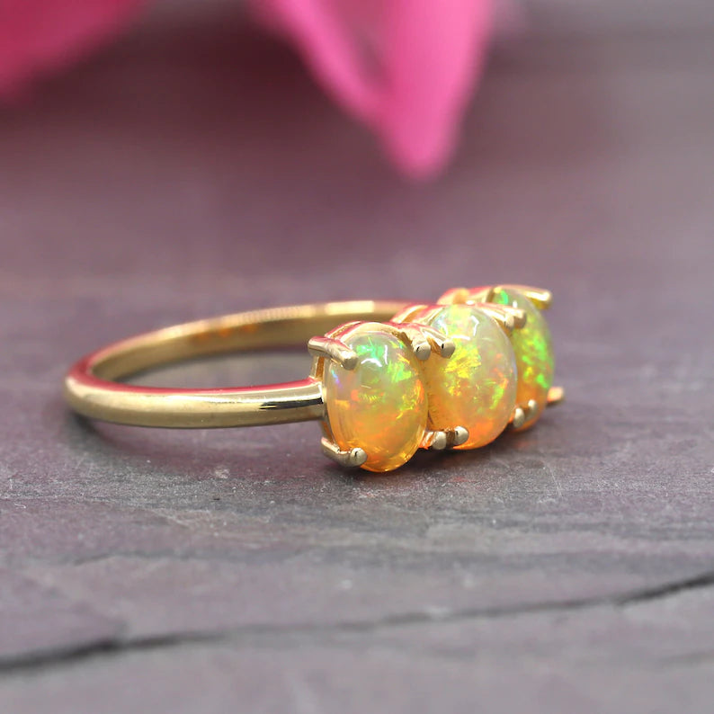 14K OVAL OPAL BAND