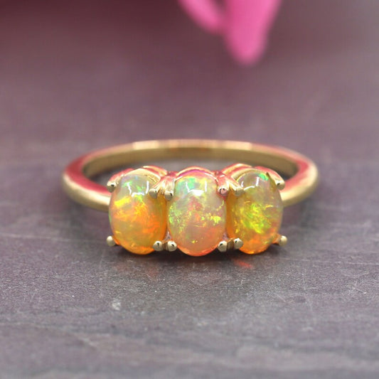 14K OVAL OPAL BAND