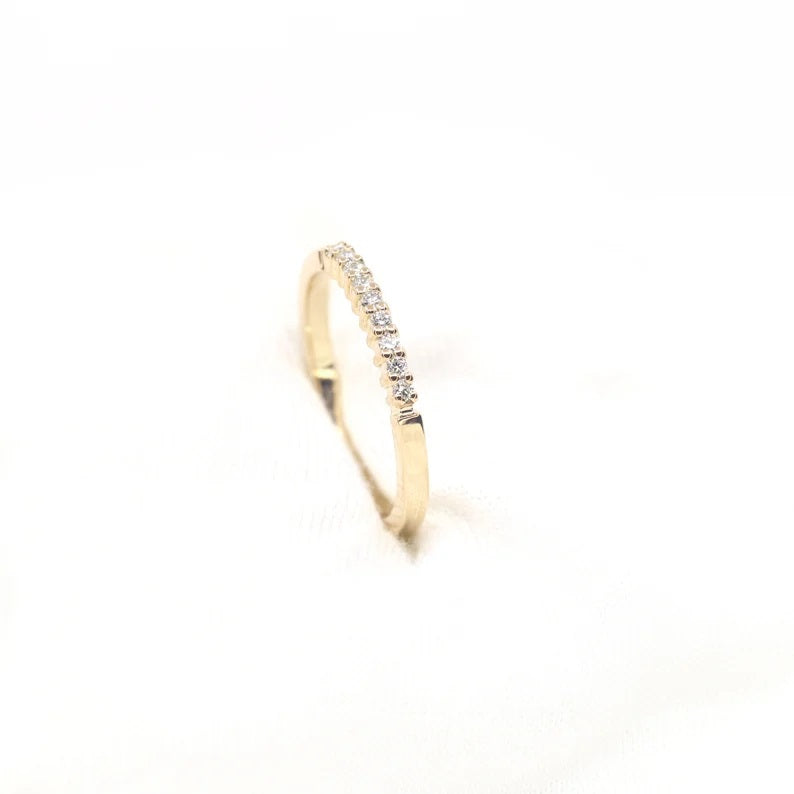 14K 9 DIAMOND SQUARED EDGE BAND