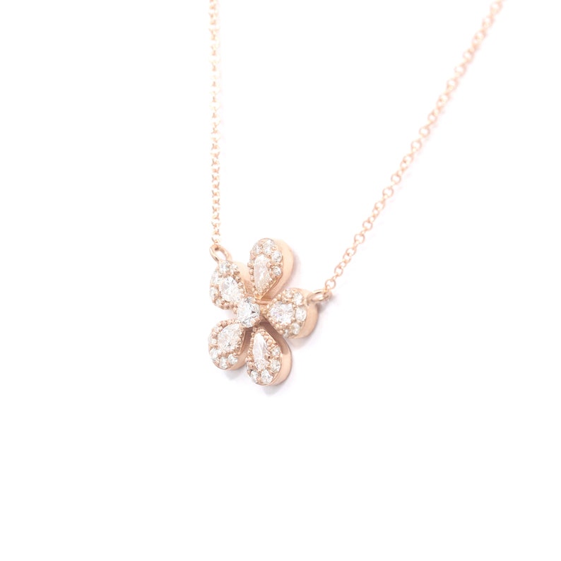 14K 0.61CT DIAMOND FLOWER NECKLACE