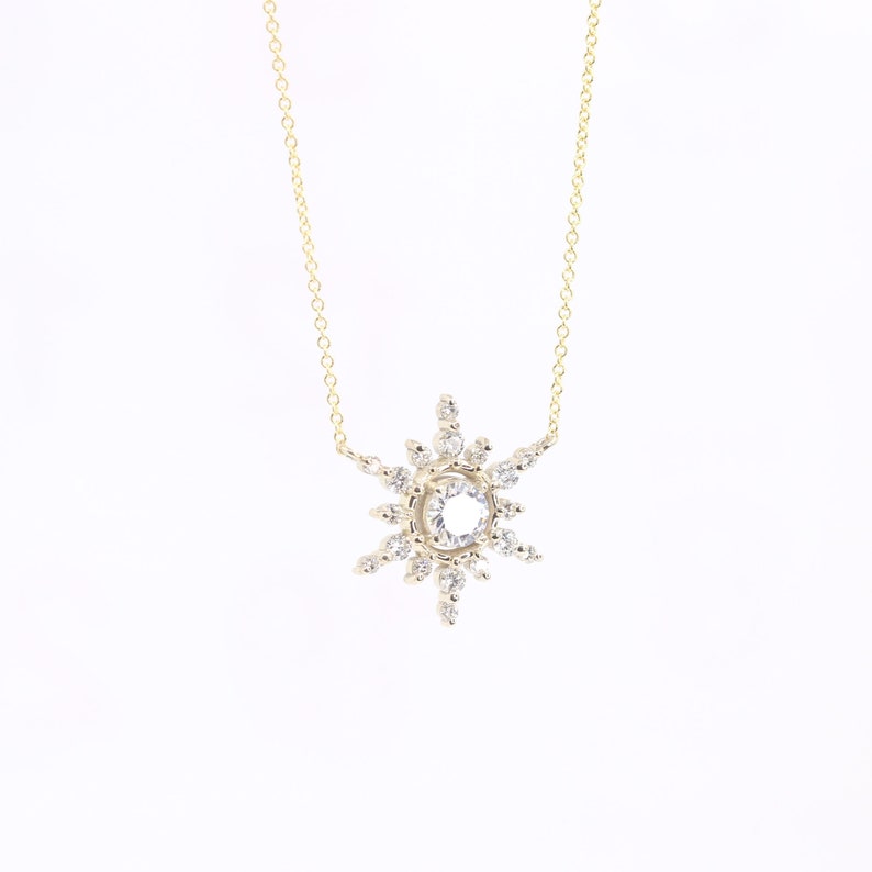 14K 5MM CZ DIAMOND SNOWFLAKE NECKLACE