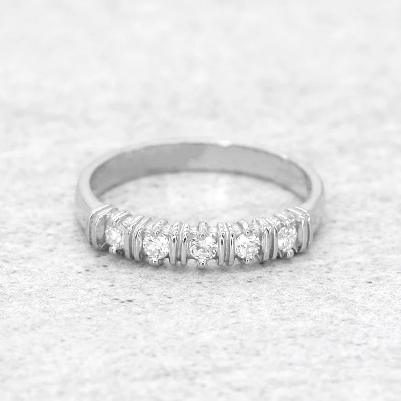 14K 0.15CT DIAMOND BAND