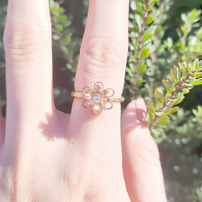 14K DIAMOND FLOWER RING