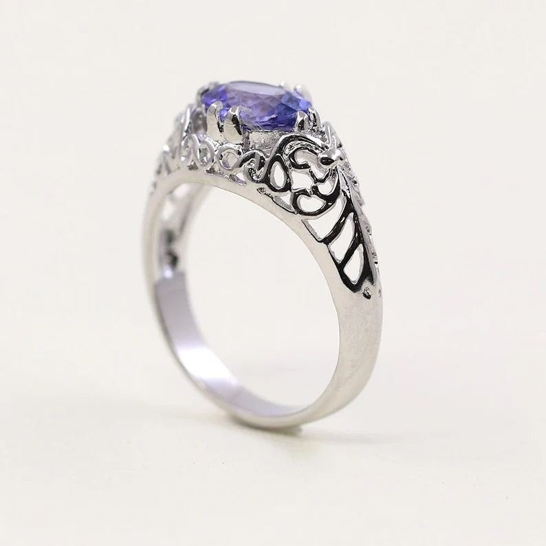 14K OVAL TANZANITE VINTAGE STYL RING